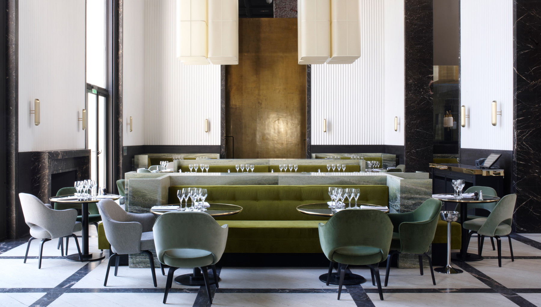Monsieur Bleu, Paris